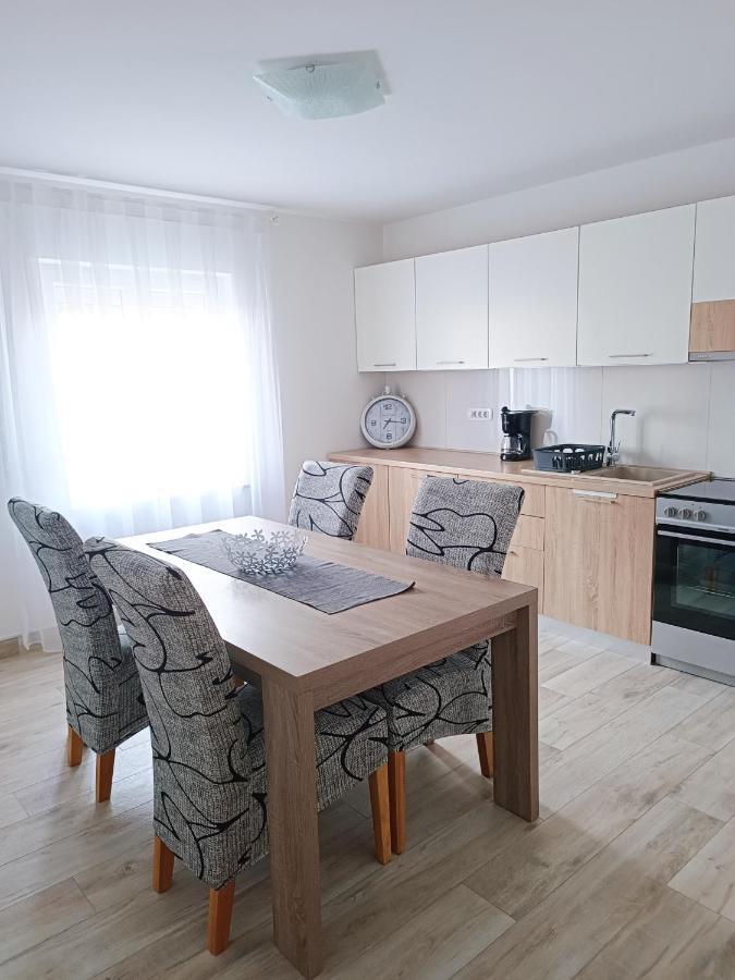 Apartmani Biba Novi Vinodolski Buitenkant foto
